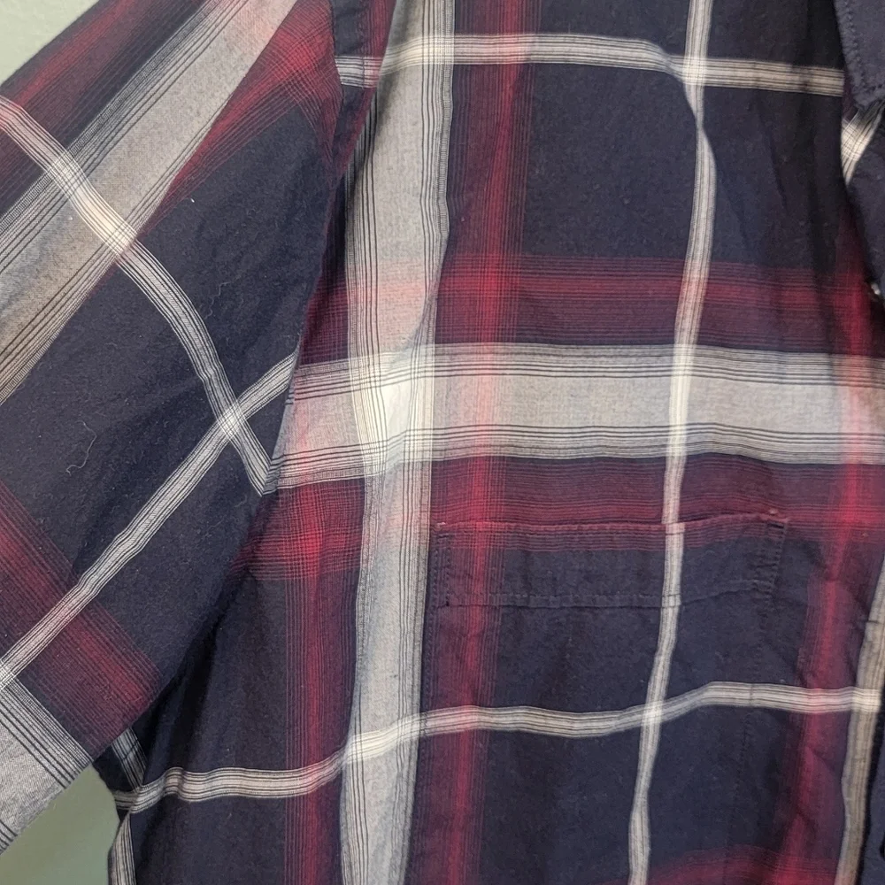 Express Fitted Men's Career Casual Button Front Shirt Size Large‎